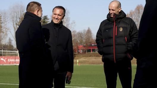 芒果体育官方网址-跟队记者：卡尔迪纳莱在米兰内洛和全队都进行了会面