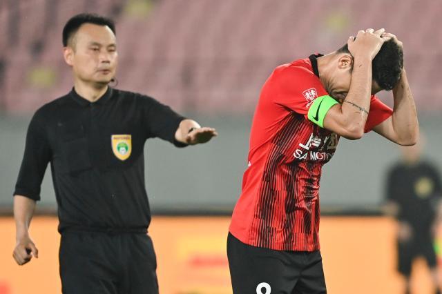 芒果体育官方网址-海港狂射20脚未能进球 莱科迷信一套阵容彰显弊端